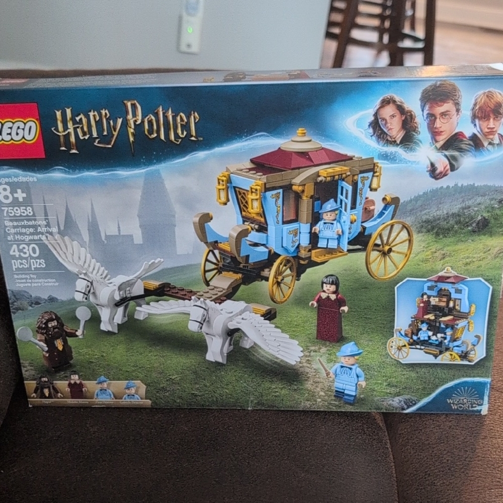 LEGO Harry Potter Beauxbatons' Carriage Set - Blue and Gold